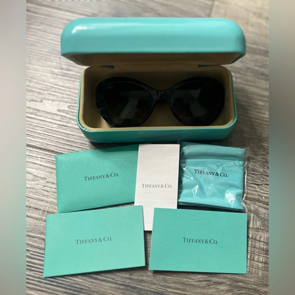 Tiffany & Co. Marbled Blue Cat Eye Sunglasses - Picture 3 of 12